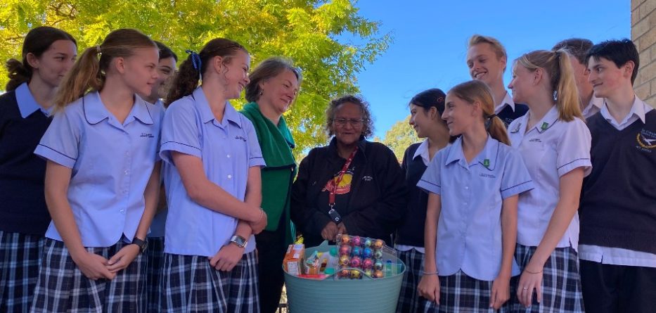 Blue Mountains students share Easter spirit
